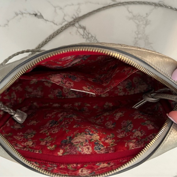 Gucci Silver Quilted Bag - Picture 3 of 4